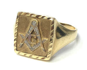 Vintage Masonic square & compasses ring in 14K gold