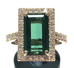 Green tourmaline and diamond ring in 18K yellow gold