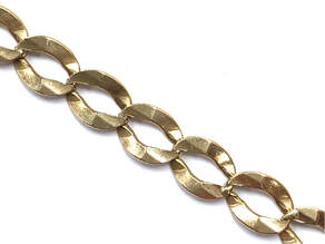 Flat curb link chain in 14K gold